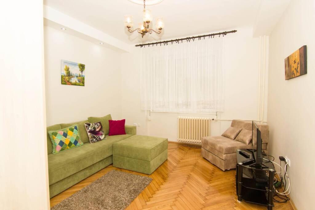 See U In Beograd Bagian luar foto