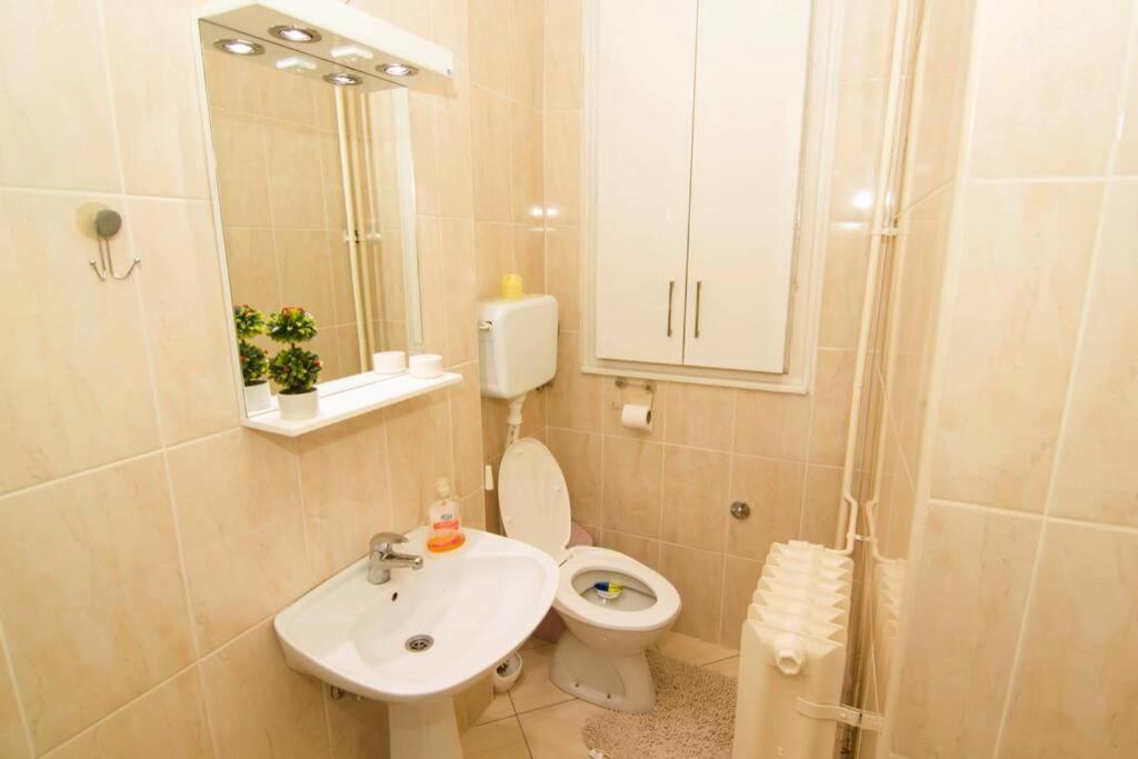 See U In Beograd Bagian luar foto